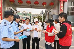 波波：大家都看到了文班的技巧 但他最独特的品质是冷静